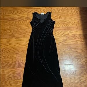 Wallis Elegant Black Velvet Maxi Dress